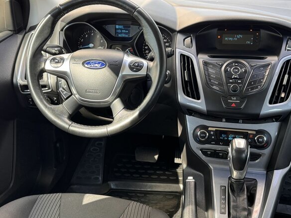 2014 Ford Focus III, красный - вид 15