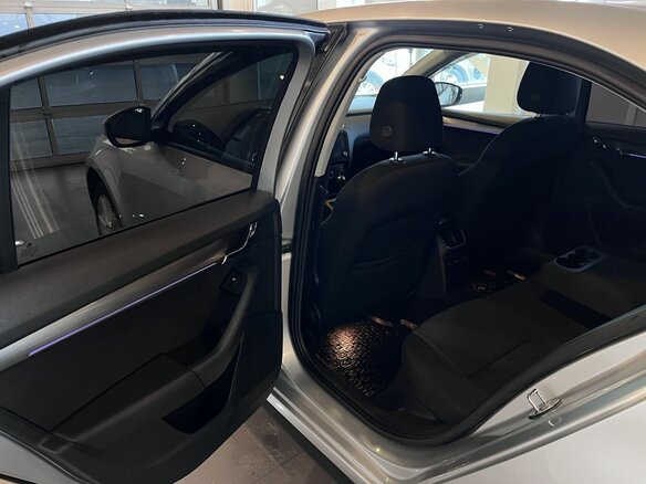 2017 Skoda Octavia III (A7) Рестайлинг, серебристый - вид 23