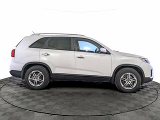 2018 Kia Sorento II Рестайлинг, белый, 1765000 рублей, вид 4