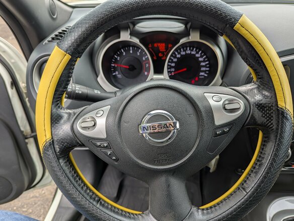 2011 Nissan Juke I, белый - вид 12