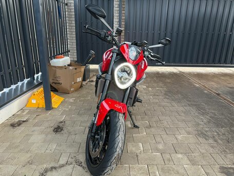 2022 Ducati Monster 937, красный, 980000 рублей, вид 5