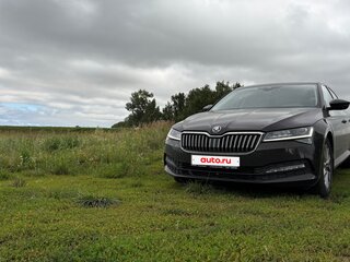 2021 Skoda Superb III Рестайлинг, коричневый, 2490000 рублей, вид 5