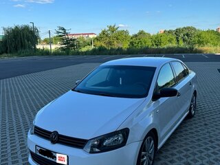 2011 Volkswagen Polo V, белый, 600000 рублей, вид 2