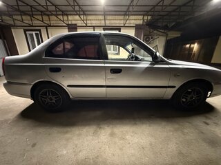 2004 Hyundai Accent ТагАЗ II, серебристый, 330000 рублей, вид 2