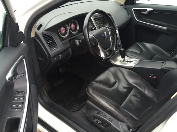 2011 Volvo XC60 I, белый - вид 4