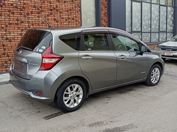 2016 Nissan Note e-Power II Рестайлинг, серый, 1250000 рублей - вид 9