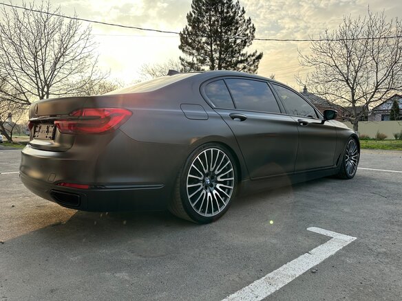 2016 BMW 7 серии 750i xDrive VI (G11/G12), коричневый, 5200000 рублей - вид 5