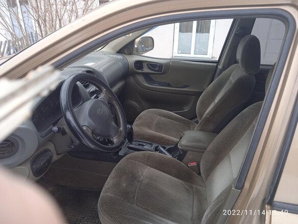 2001 Hyundai Santa Fe I, золотистый, 500000 рублей - вид 5