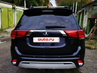2019 Mitsubishi Outlander PHEV III Рестайлинг 3, чёрный, 3200000 рублей, вид 3