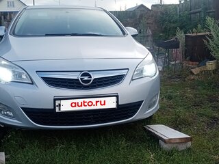 2011 Opel Astra J, серебристый, 850000 рублей, вид 2