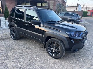 2023 Lada (ВАЗ) Niva Travel I, чёрный, 1150000 рублей, вид 4