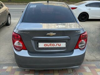 2013 Chevrolet Aveo II, серый, 810000 рублей, вид 3