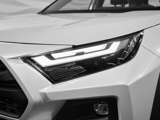 2025 Toyota RAV4 V (XA50), белый, 4050000 рублей, вид 2