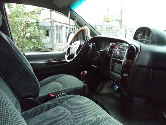 2005 Hyundai H-1 I Рестайлинг, белый - вид 9