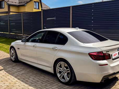 2015 BMW 5 серии M550d xDrive VI (F10/F11/F07) Рестайлинг, белый, 3000000 рублей, вид 5