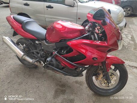 1997 Honda VTR 1000, красный, 400000 рублей, вид 1