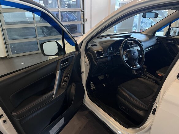 2015 Subaru Forester IV Рестайлинг, белый, 1425000 рублей - вид 20
