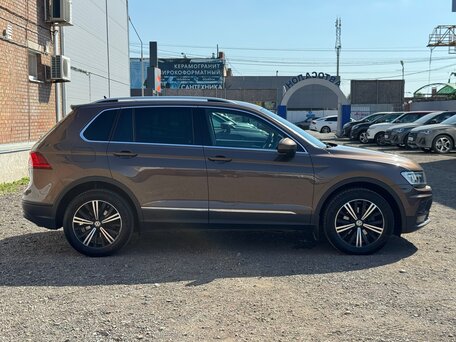 2018 Volkswagen Tiguan II, коричневый, 2650000 рублей, вид 5