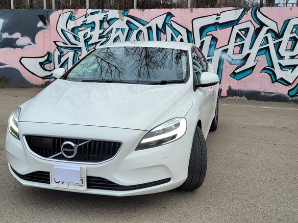 2017 Volvo V40 II Рестайлинг, белый, 1650000 рублей - вид 8