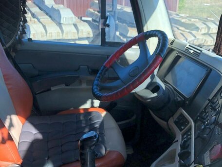 2003 Freightliner Columbia, красный, 2400000 рублей, вид 2