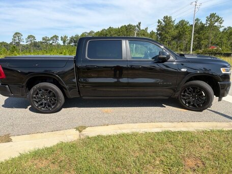 2026 Ram 1500 Crew Cab eTorque V Рестайлинг, чёрный, 9918887 рублей, вид 4
