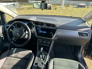 2019 Volkswagen Touran II, серый, 2104705 рублей, вид 2