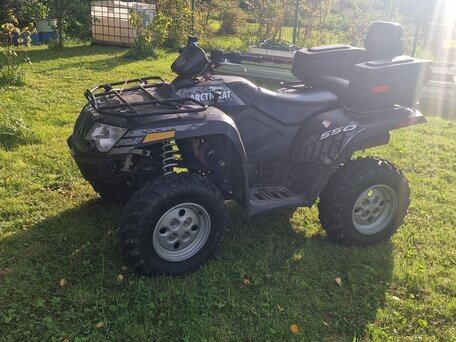 2011 Arctic Cat 550 Series, чёрный, 695000 рублей, вид 3