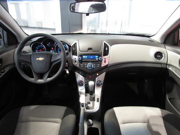 2015 Chevrolet Cruze I Рестайлинг, коричневый - вид 5