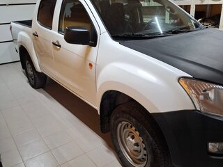 2017 Isuzu D-Max II, белый, 1820000 рублей, вид 2