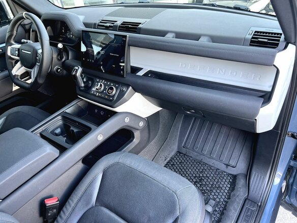 2021 Land Rover Defender 110 II, синий - вид 17