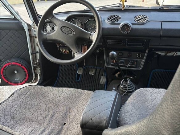 1996 Lada (ВАЗ) 2106, белый, 180000 рублей - вид 4