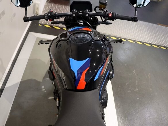 2026 BMW M 1000 R, чёрный - вид 8