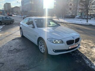 2011 BMW 5 серии 530d xDrive VI (F10/F11/F07), белый, 2300000 рублей, вид 2