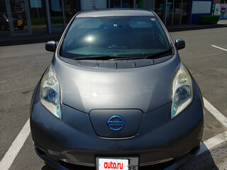 2013 Nissan Leaf (EM57) I (ZE0/AZE0), серый, 1450000 рублей, вид 2