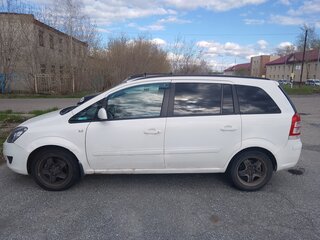 2012 Opel Zafira B Рестайлинг, белый, 500000 рублей, вид 4