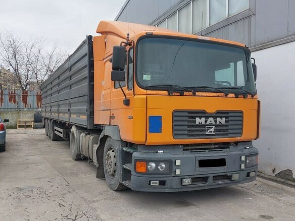 2000 MAN F 2000, оранжевый, 650000 рублей