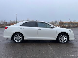 2014 Toyota Camry VII (XV50), белый, 1850000 рублей, вид 5