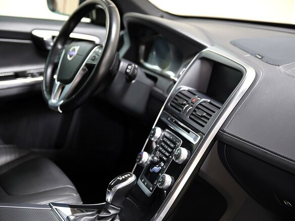 2016 Volvo XC60 I Рестайлинг, чёрный - вид 15