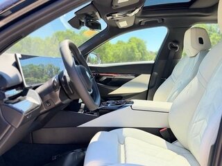 2026 BMW 5 серии 530i xDrive VIII (G60/G61/G68), чёрный, 10536464 рублей, вид 4