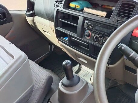 2008 Nissan Atlas, жёлтый, 1550000 рублей, вид 3