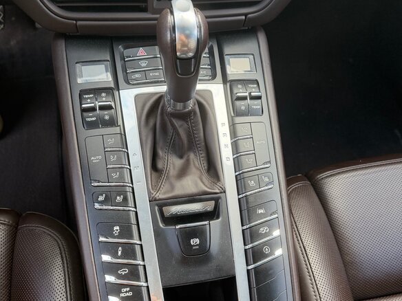 2021 Porsche Macan GTS I Рестайлинг, белый, 5340000 рублей - вид 9