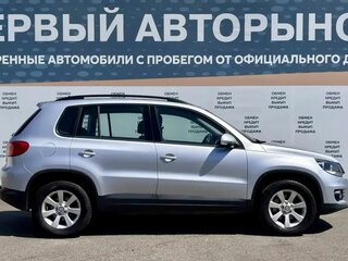 2014 Volkswagen Tiguan I Рестайлинг, серебристый, 1370000 рублей, вид 4