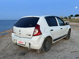 2011 Renault Sandero I, белый, 295000 рублей, вид 4