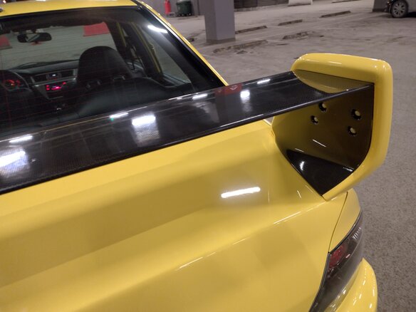 2001 Mitsubishi Lancer Evolution VII, жёлтый, 4000000 рублей - вид 4