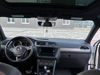 2020 Volkswagen Tiguan Allspace II, белый, 2900000 рублей, вид 2