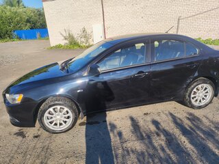 2014 Mitsubishi Lancer X Рестайлинг, чёрный, 700000 рублей, вид 3