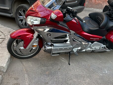 2012 Honda GL 1800 Gold Wing, красный, 2000000 рублей, вид 1