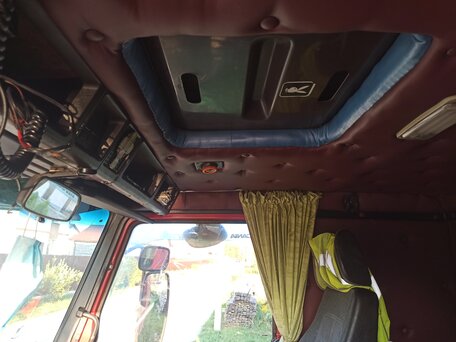1989 Scania 93, красный, 550000 рублей, вид 3