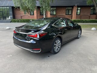 2020 Lexus ES 250 VII, чёрный, 4300000 рублей, вид 4
