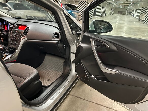 2012 Opel Astra J, серый, 640000 рублей - вид 4